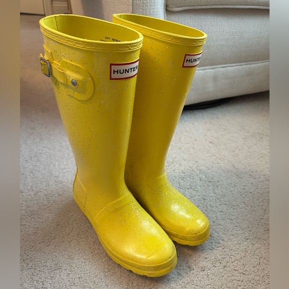 Hunter Sparkling Yellow Rain Boots - Picture 4 of 16